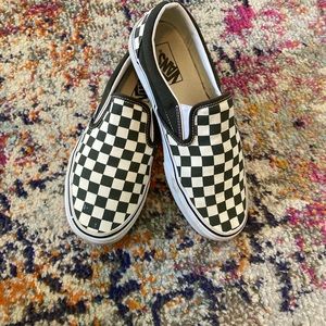 Women’s Black and white checker slip on Van